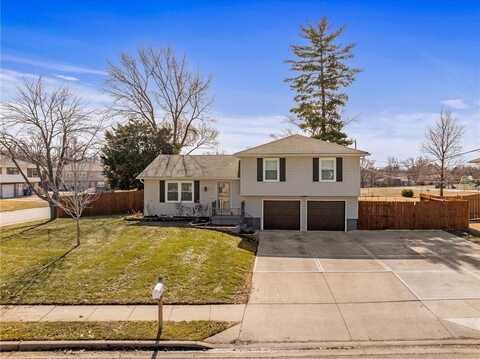 915 W FOREST Drive, Olathe, KS 66061