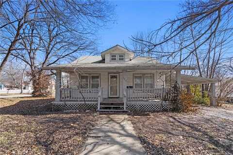 703 S Sycamore Street, Ottawa, KS 66067