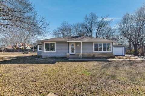 703 S Overlook Drive, Coffeyville, KS 67337