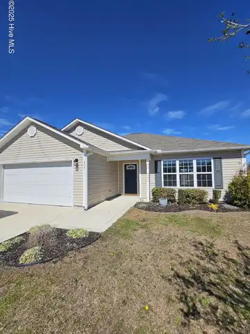 405 Midnight Drive, Richlands, NC 28574