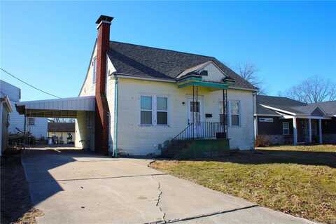 103 W Locust St, Paris, MO 65275