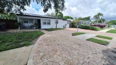 6810 Douglas St, Hollywood, FL 33024