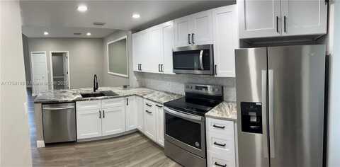 1640 NW 93rd Ave, Pembroke Pines, FL 33024