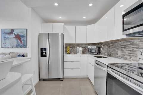 3625 N Country Club Dr, Aventura, FL 33180