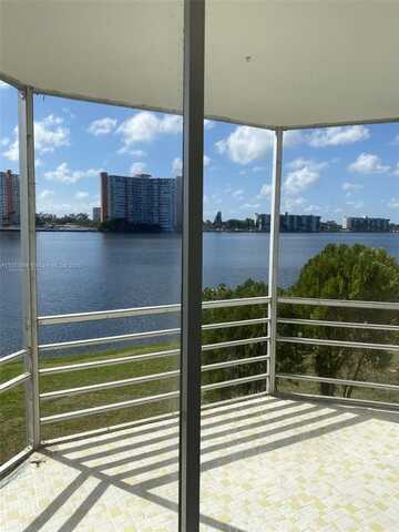 1302 NE 191st St, Miami, FL 33179