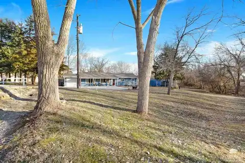 16880 Ebel Road, Wamego, KS 66547