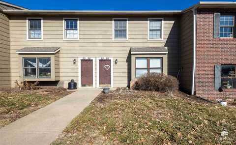 2556 Candle Crest Cir., Manhattan, KS 66503