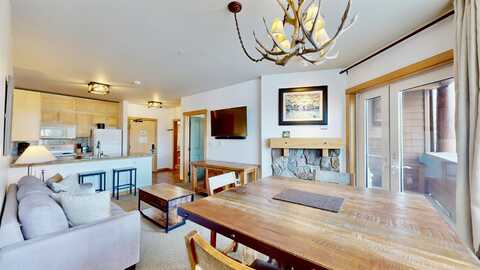 4000 Meridian Blvd. #211, Mammoth Lakes, CA 93546