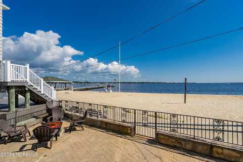 504 E Riviera Avenue, Ocean Gate, NJ 08740