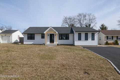 633 Brookside Drive, Belford, NJ 07718