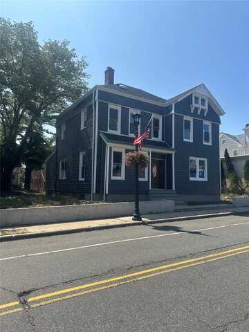 215 Sea Cliff Avenue, Sea Cliff, NY 11579