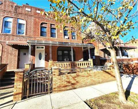 212 E 52nd Street, Brooklyn, NY 10022