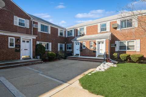 255-10 75 Avenue, Glen Oaks, NY 11004