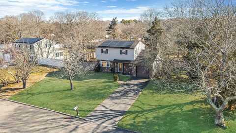 17 Susan Drive, Bellport, NY 11713