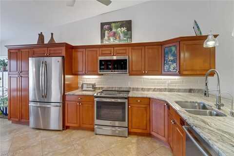 2395 Hidden Lake, NAPLES, FL 34112