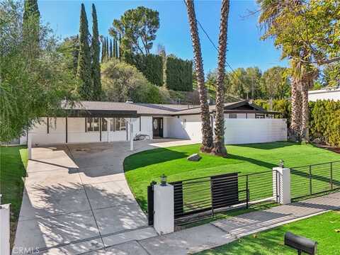 5633 Rawlings Avenue, Woodland Hills, CA 91367