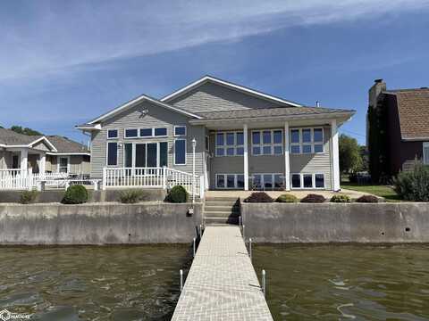 4641 N Shore Drive, Clear Lake, IA 50428
