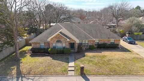 812 Mockingbird Street, Bonham, TX 75418