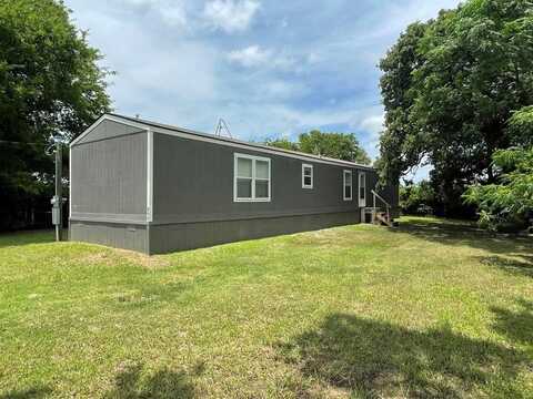 900 Quail Run, Seven Points, TX 75143