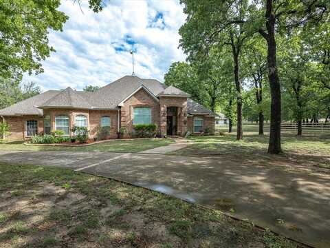 102 W Ridge Street, Decatur, TX 76234
