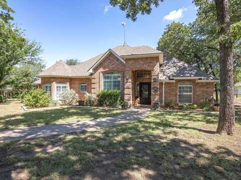 102 W Ridge Street, Decatur, TX 76234