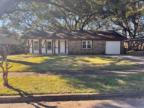 5817 Woodgate Rd, Mobile, AL 36609