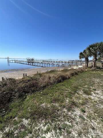 3171 Bay St, Gulf Breeze, FL 32563