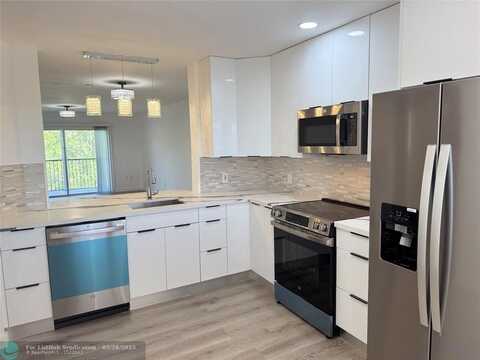 701 SW 142nd Ave, Pembroke Pines, FL 33027