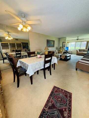 9501 Sunrise Lakes Blvd, Sunrise, FL 33322