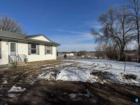 400 Noid Rd, Canton, SD 57013