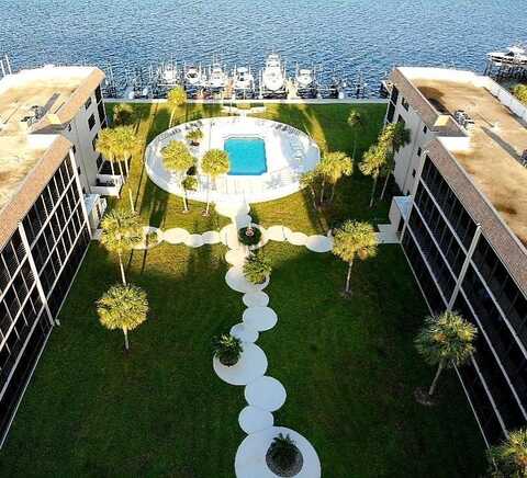 2424 N Federal Highway, Boynton Beach, FL 33435