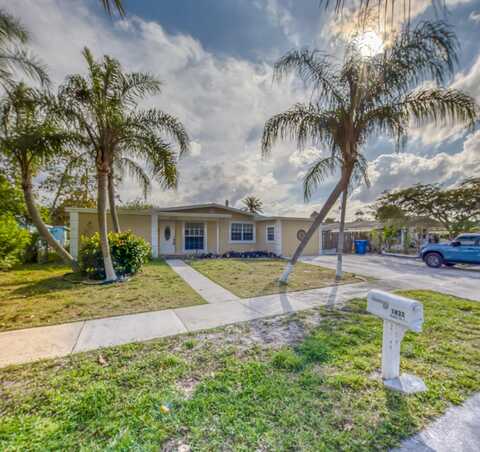 1432 W Bloxham Street, Lantana, FL 33462