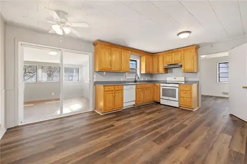 15 White ST, Eureka Springs, AR 72632