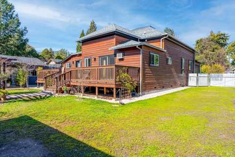 611 Holden Street, Ukiah, CA 95482