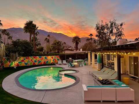 1161 E El Escudero, Palm Springs, CA 92262