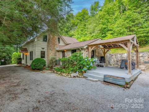 651 Macedonia Road, Saluda, NC 28773