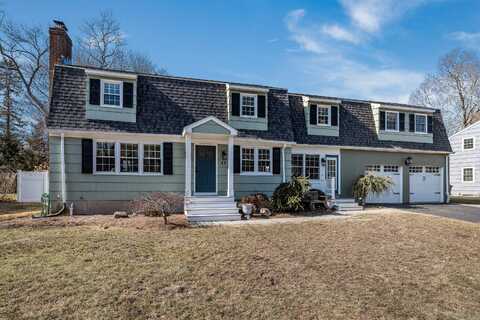 41 Meadowood Lane, Old Saybrook, CT 06475