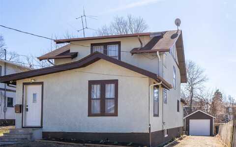 705 S 4th Avenue W, Newton, IA 50208