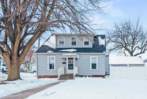 110 N 7th Street, Knoxville, IA 50138