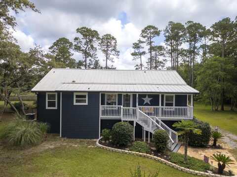 8840 Sand Pine Drive, Navarre, FL 32566