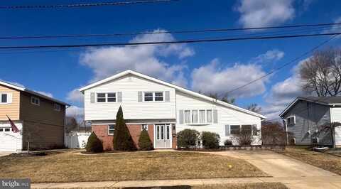 34 ROLLING LA, HAMILTON, NJ 08690