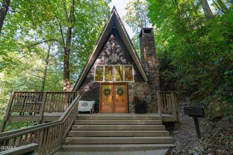 1137 Ski Mountain Road, Gatlinburg, TN 37738