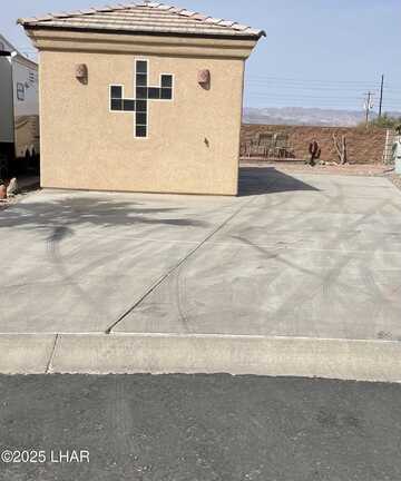 1905 Victoria Farms Rd #27, Lake Havasu City, AZ 86404