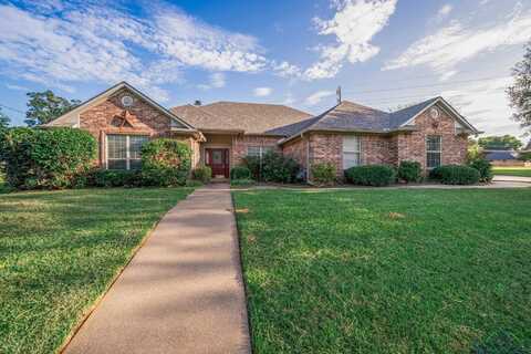 801 Briar Cove Drive, Gladewater, TX 75647