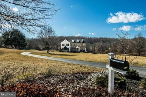 100 ROSEPOINT RD, GLENMOORE, PA 19343