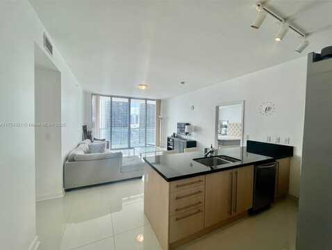 1111 SW 1st Ave, Miami, FL 33130
