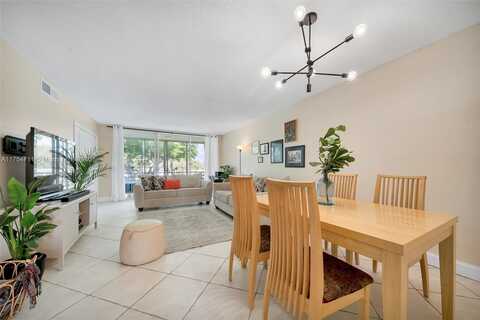 550 Oaks Ln, Pompano Beach, FL 33069