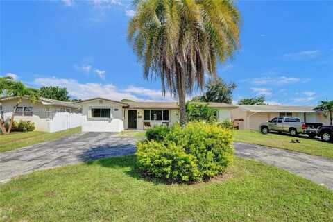 8821 NW 11th St, Pembroke Pines, FL 33024