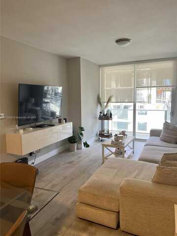 1010 SW 2nd Ave, Miami, FL 33130