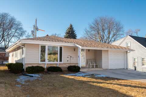 735 N 113th St, Wauwatosa, WI 53226